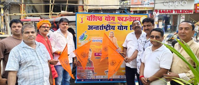 मुख्यमंत्री ने हरी झंडी दिखाकर रथ यात्रा को किया रवाना