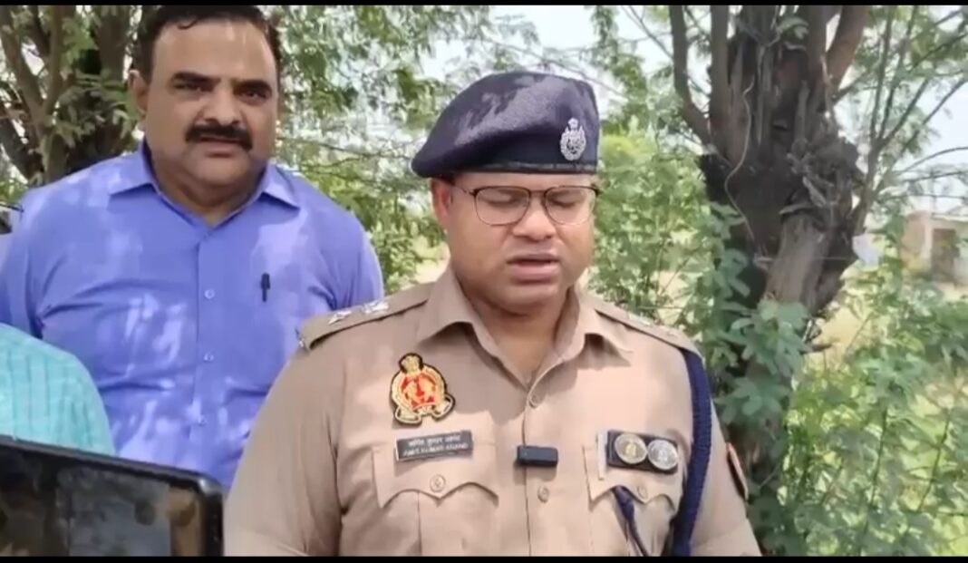 घटना की जानकारी देते पुलिस उपायुक्त अमित पुलिस उपायुक्त अमित घटना की जानकारी देते हुए