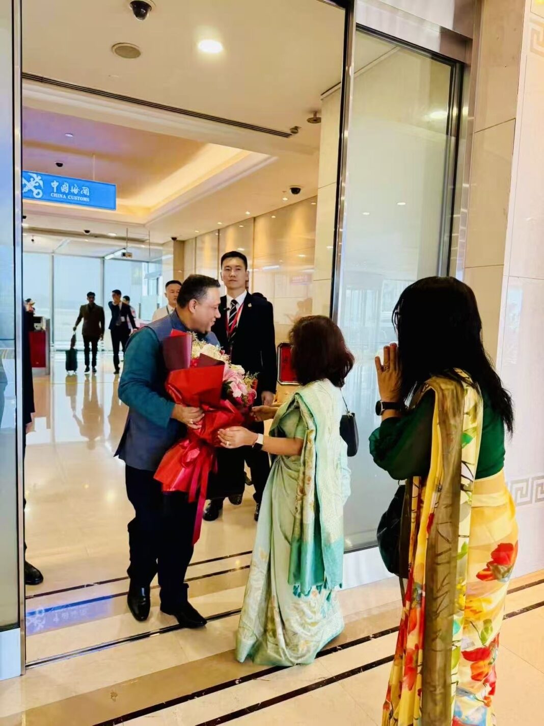 नेपाल के विदेश मंत्री शिशिर खनाल की चीन यात्रा शुरू, बीजिंग पहुंचे