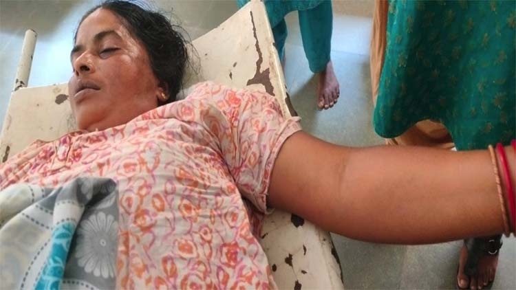बिजली का करंट लगने से महिला घायल बिजली का करंट लगने से महिला घायल