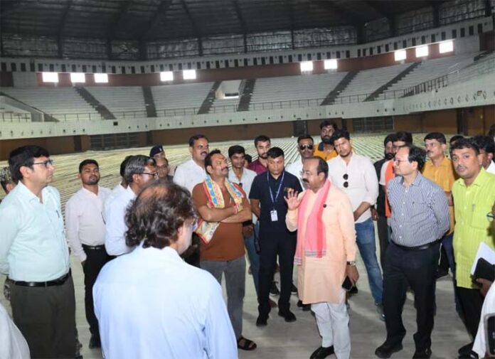 बिलासपुर में स्व. बीआर यादव खेल प्रशिक्षण केंद्र का निरीक्षण करते हुए उपमुख्यमंत्री ने दिए आवश्यक निर्देश