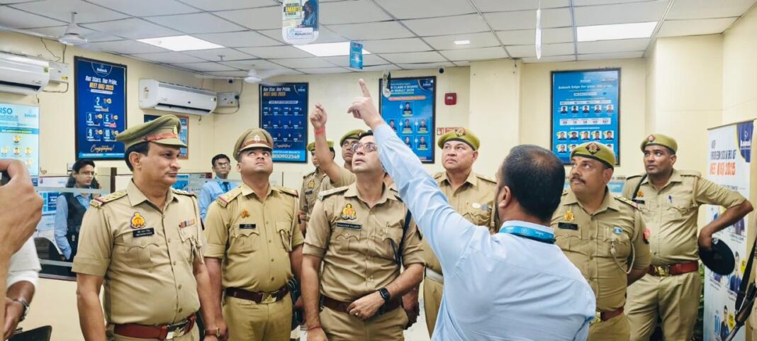 कोचिंग सेंटरों पर निगरानी कसी, अधिकारी ने की छापेमारी कोचिंग सेंटरों पर निगरानी कसी, अधिकारी ने की छापेमारी