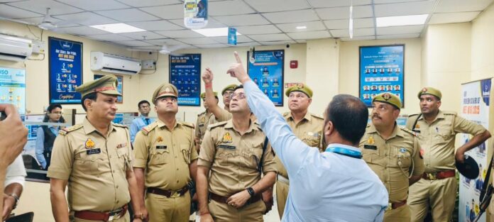 कोचिंग सेंटरों पर निगरानी कसी, अधिकारी ने की छापेमारी कोचिंग सेंटरों पर निगरानी कसी, अधिकारी ने की छापेमारी