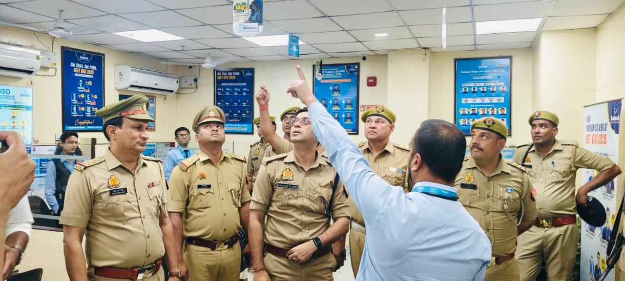 कोचिंग सेंटरों पर निगरानी कसी, अधिकारी ने की छापेमारी