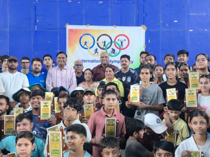 ओलंपिक दिवस पर नेताजी सुभाष चंद्र बोस स्पोर्ट्स स्टेडियम में सम्मान समारोह ओलंपिक दिवस पर नेताजी सुभाष चंद्र बोस स्पोर्ट्स स्टेडियम में सम्मान समारोह