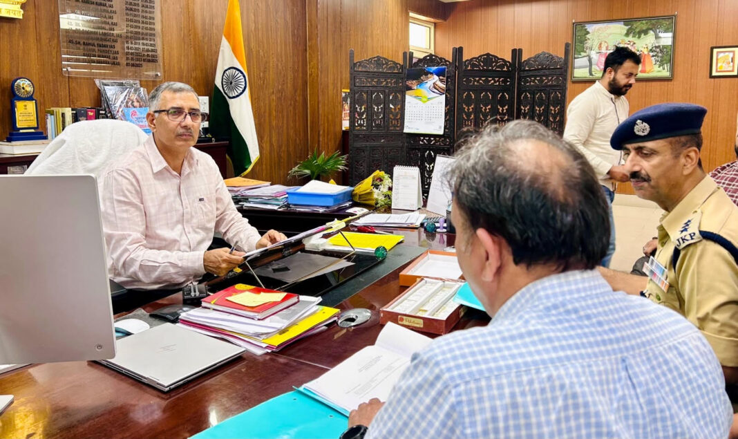 कठुआ में 14 नए मार्ग अनुमतियों को मंजूरी, परिवहन प्रणाली को मजबूत करने की दिशा में बढ़ाया गया कदम।