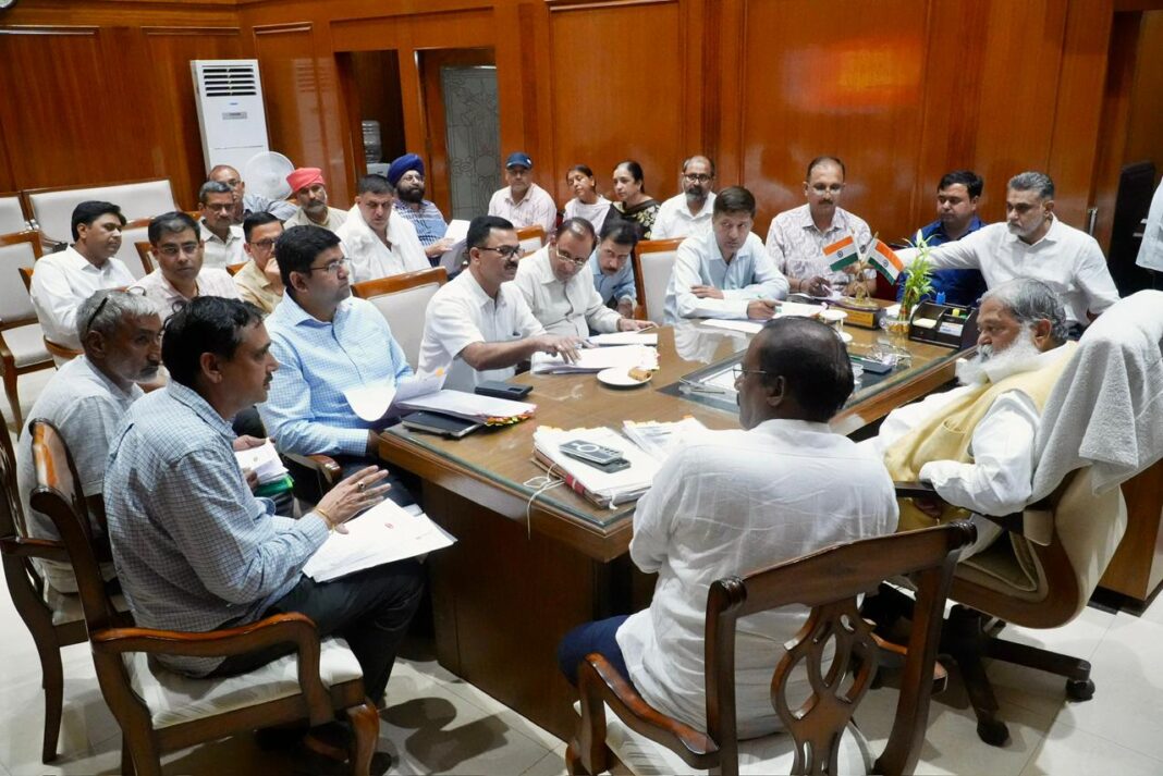 हरियाणा के परिवहन मंत्री अनिल विज ने की अधिकारियों और कर्मचारियों के साथ महत्वपूर्ण बैठक हरियाणा के परिवहन मंत्री अनिल विज
