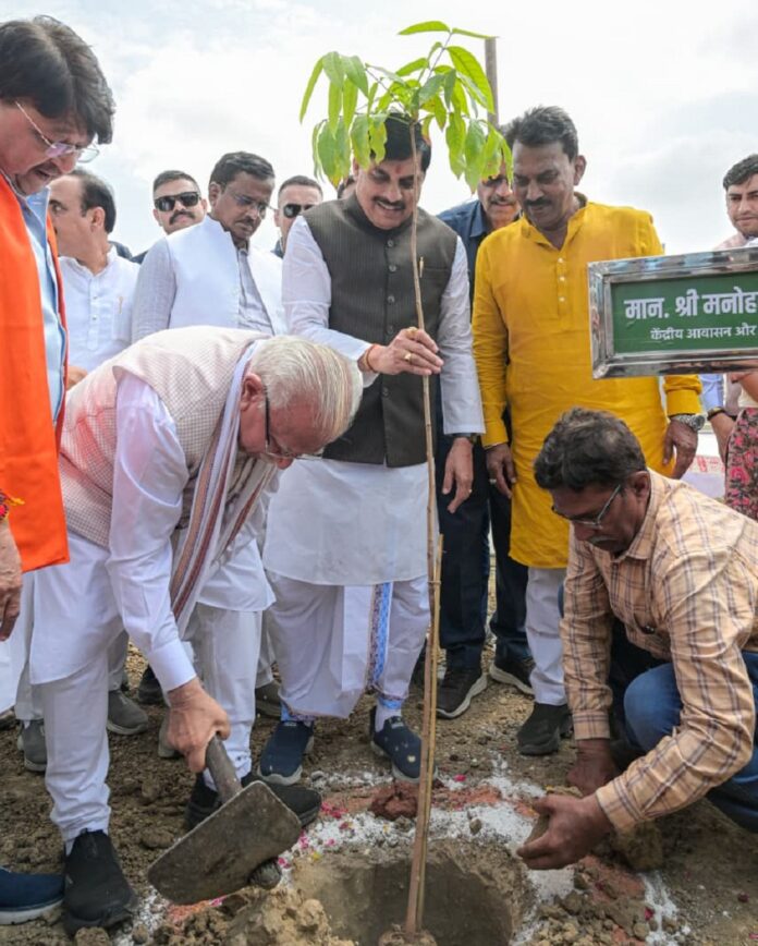 उज्जैन में घाट निर्माण कार्यों का निरीक्षण उज्जैन में घाट निर्माण कार्यों का निरीक्षण