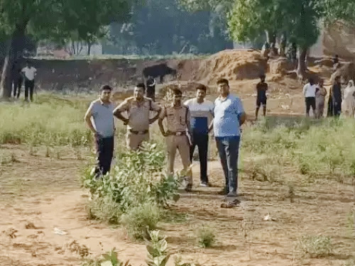 फरीदाबाद हत्याकांड में बड़ा खुलासा! खेत में मिले किशोर के शव की पहचान, दोस्त की तलाश तेज फरीदाबाद हत्याकांड में बड़ा खुलासा! खेत में मिले किशोर के शव की पहचान, दोस्त की तलाश तेज