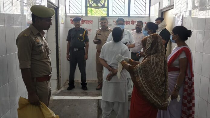नवजात शिशु के शव की जांच