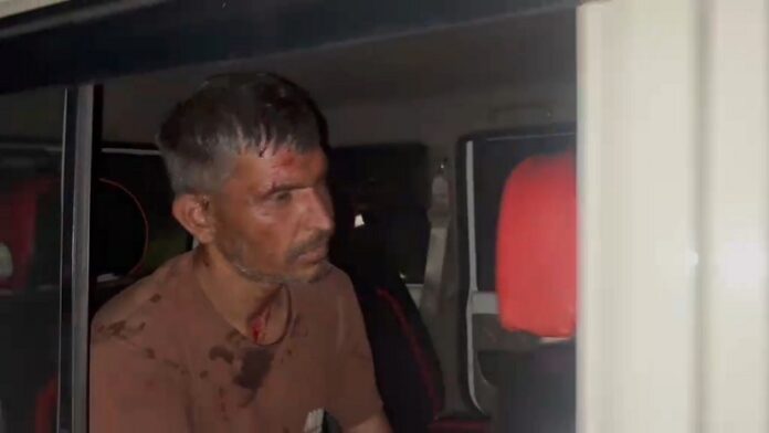 सड़क दुर्घटना में घायल ट्रक ड्राइवर सड़क दुर्घटना में घायल ट्रक ड्राइवर