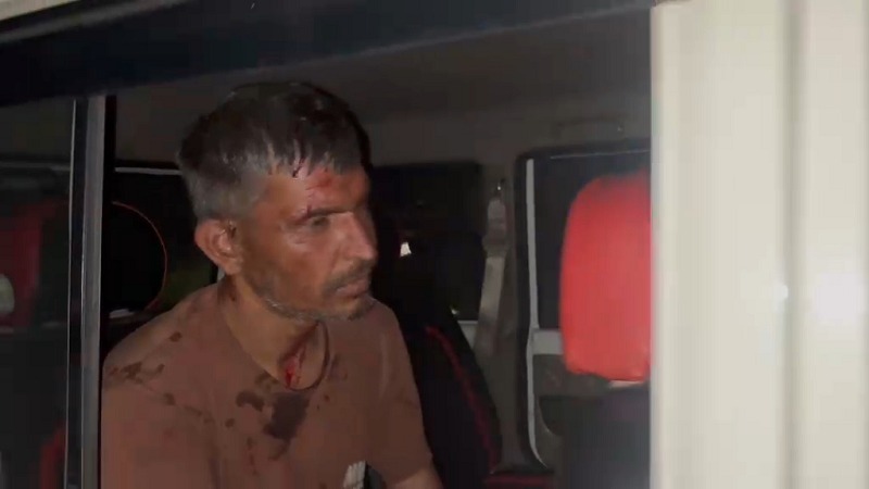 सड़क दुर्घटना में घायल ट्रक ड्राइवर की हालत गंभीर सड़क दुर्घटना में घायल ट्रक ड्राइवर