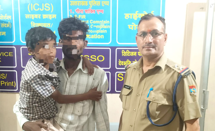 हरिद्वार पुलिस की बड़ी सफलता! दो दिन से लापता 10 वर्षीय बालक सकुशल बरामद हरिद्वार पुलिस की बड़ी सफलता! दो दिन से लापता 10 वर्षीय बालक सकुशल बरामद