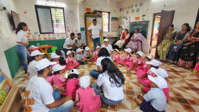 ठाणे ग्रामीण में आयोजित ओलंपिक डे: अंतरराष्ट्रीय एथलीटों ने आंगनवाड़ी बच्चों के साथ साझा की खेल भावना ठाणे ग्रामीण में आयोजित ओलंपिक डे: अंतरराष्ट्रीय एथलीटों ने आंगनवाड़ी बच्चों के साथ साझा की खेल भावना