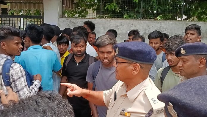 एसडीपीओ परीक्षार्थियों को शांति से परीक्षा देने का आह्वान