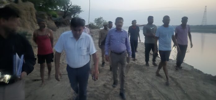 जिलाधिकारी योजना निरीक्षण जिलाधिकारी योजना निरीक्षण