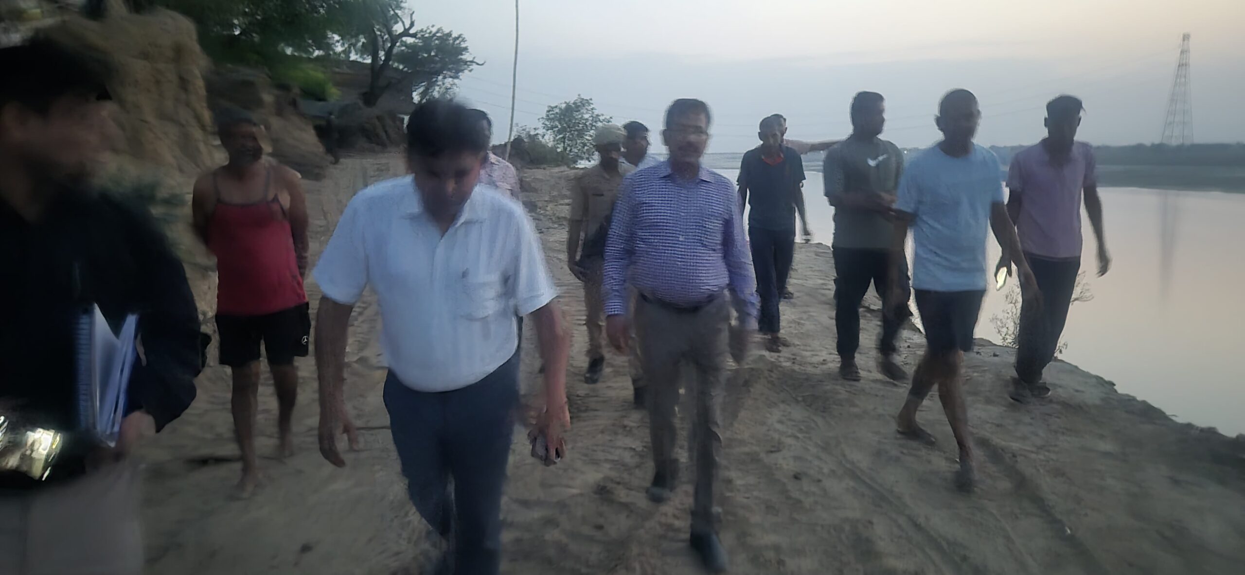 जिलाधिकारी द्वारा योजना का गहन निरीक्षण