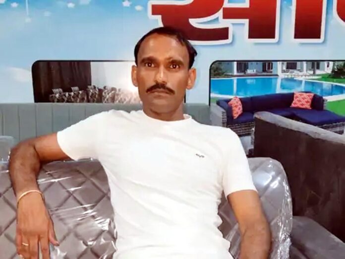 मृतक कुलविंद्र की दिल दहला देनी कहानी: जानें उनके जीवन के अनकहे पहलू मृतक कुलविंद्र की दिल दहला देनी कहानी: जानें उनके जीवन के अनकहे पहलू