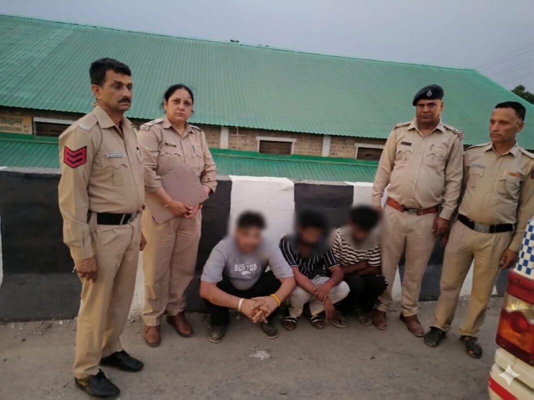 नूरपुर में नशे पर बड़ा प्रहार! 16.66 ग्राम चिट्टे के साथ तीन आरोपी गिरफ्तार नूरपुर में नशे पर बड़ा प्रहार! 16.66 ग्राम चिट्टे के साथ तीन आरोपी गिरफ्तार