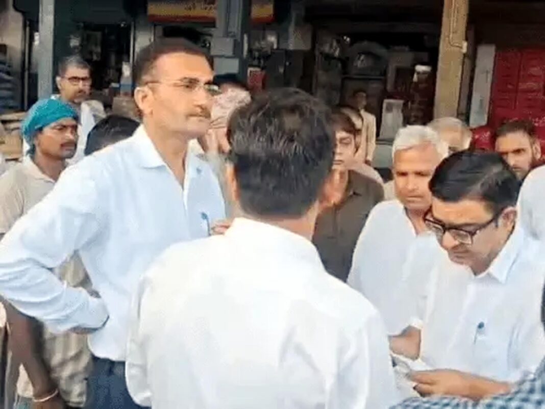 सीएम फ्लाइंग टीम सब्जी मंडी जांच