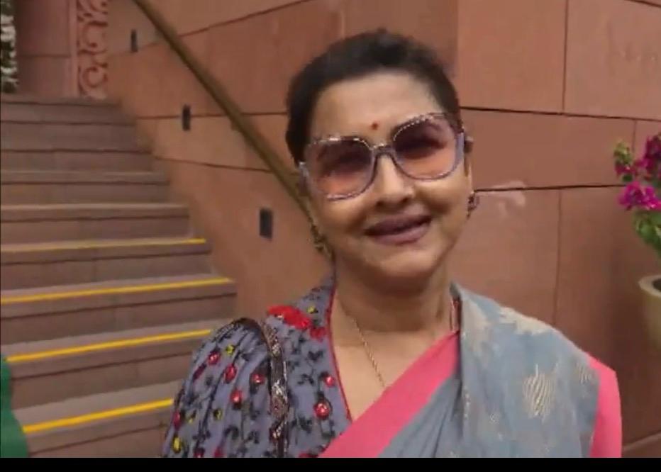 तृणमूल कांग्रेस की बागी सांसद रचना बनर्जी: क्या ममता के लिए बढ़ा सकती हैं मुश्किलें? तृणमूल कांग्रेस की बागी सांसद रचना बनर्जी: क्या ममता के लिए बढ़ा सकती हैं मुश्किलें?