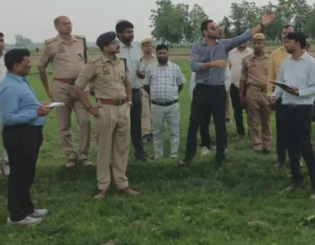 मुख्यमंत्री के आगमन से पहले जिलाधिकारी ने की तैयारियों की समीक्षा मुख्यमंत्री के आगमन से पहले तैयारियों की समीक्षा