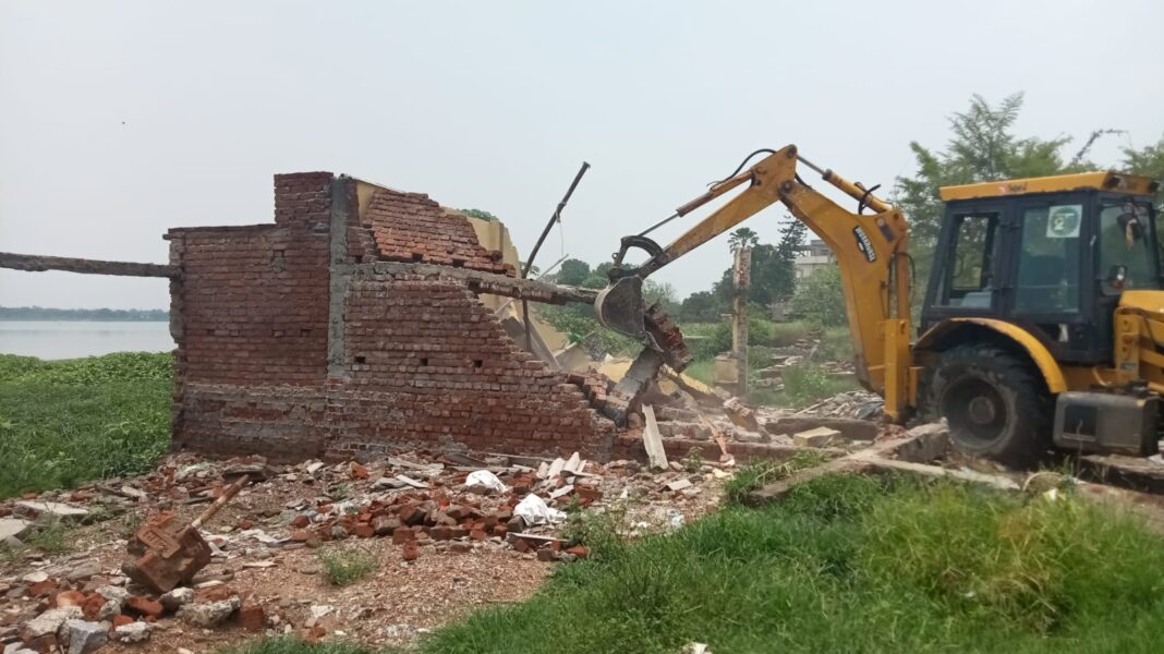 नगर निगम का अतिक्रमण विरोधी अभियान: सड़कों को मुक्त करने की मुहिम