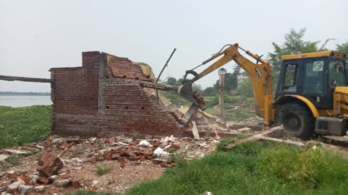 नगर निगम का अतिक्रमण विरोधी अभियान: सड़कों को मुक्त करने की मुहिम