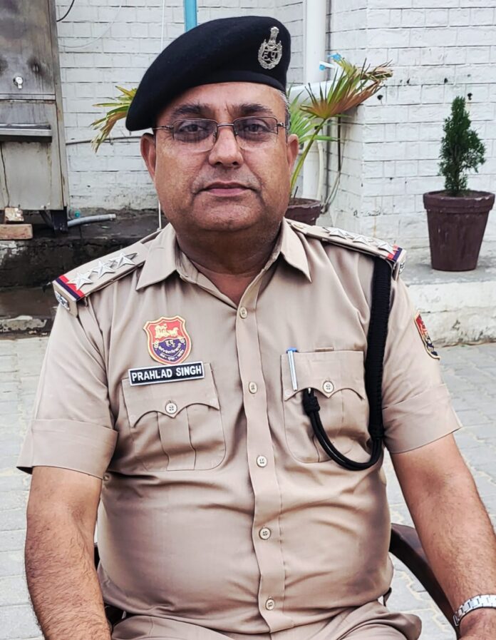 पूर्व एसएचओ फतेहाबाद प्रलाद सिंह पूर्व एसएचओ फतेहाबाद प्रलाद सिंह
