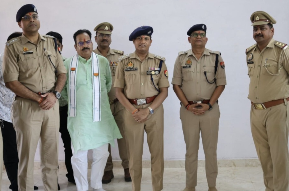 पुलिस अधीक्षक चिरंजीव नाथ सिन्हा के नेतृत्व में एंटी ह्यूमन ट्रैफिकिंग यूनिट द्वारा मानव तस्करी के खिलाफ बड़ा जागरूकता अभियान मानव तस्करी के विरुद्ध जागरूकता अभियान