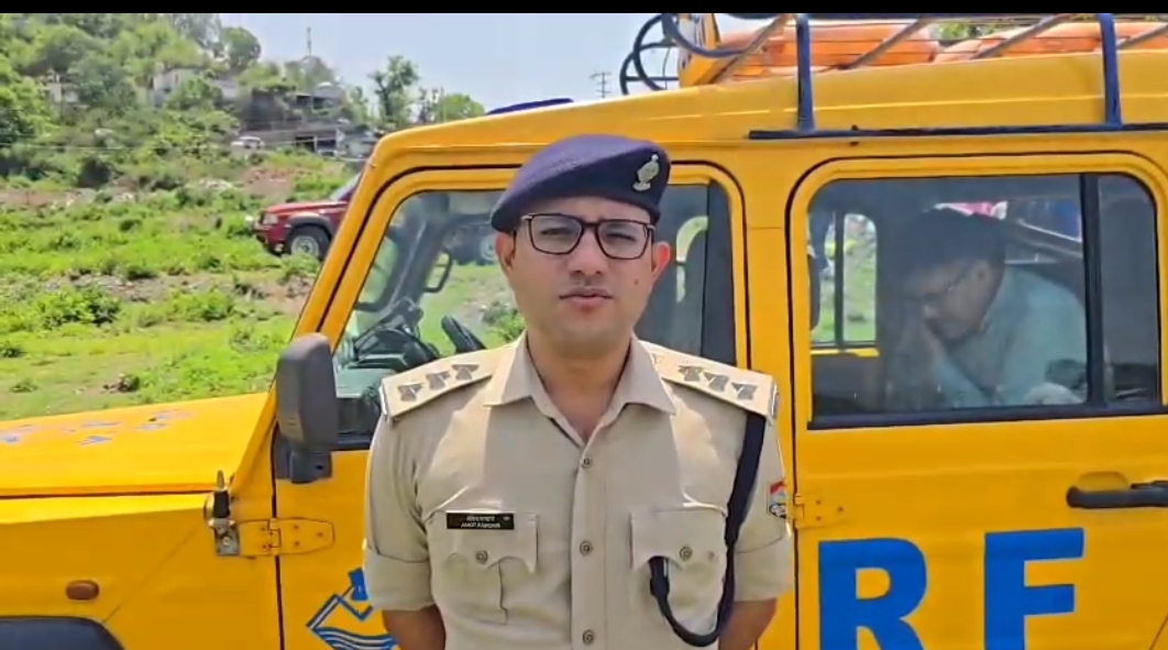 मसूरी में दर्दनाक हादसा! 500 मीटर गहरी खाई में गिरी कार, महिला की मौत मसूरी में दर्दनाक हादसा! 500 मीटर गहरी खाई में गिरी कार, महिला की मौत