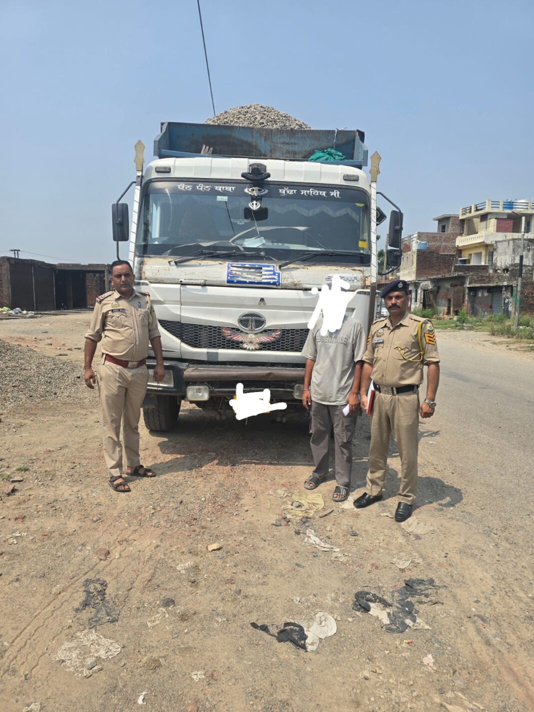 अवैध खनन: पुलिस ने पकड़े कई वाहन, खनन माफिया पर शिकंजा कसा