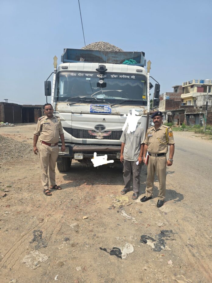 अवैध खनन: पुलिस ने पकड़े कई वाहन, खनन माफिया पर शिकंजा कसा अवैध खनन: पुलिस ने पकड़े कई वाहन, खनन माफिया पर शिकंजा कसा