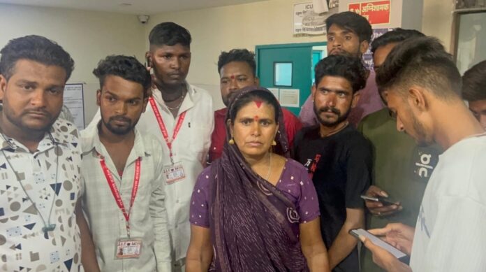 Family members accuse hospital management in Ujjain of swapping their baby.