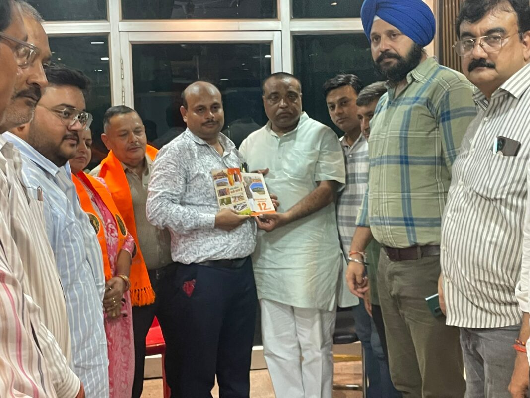 कार्यक्रम की झलक: एक यादगार पल का छायाचित्र कार्यक्रम की झलक: एक यादगार पल का छायाचित्र