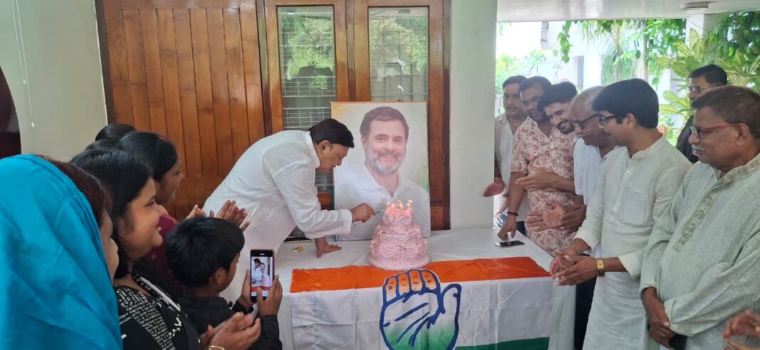 कांग्रेस कार्यकर्ताओं ने किया बड़ा प्रदर्शन कांग्रेस कार्यकर्ता प्रदर्शन