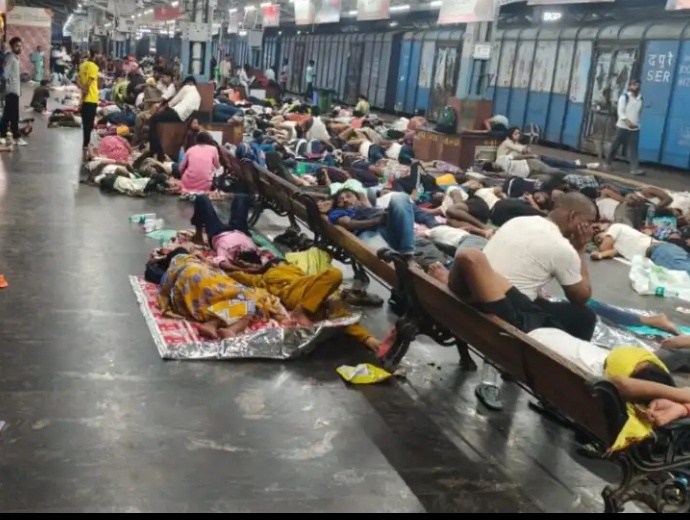 रेलवे स्टेशन पर क्या हो रहा है? रेलवे स्टेशन पर बड़ा बदलाव