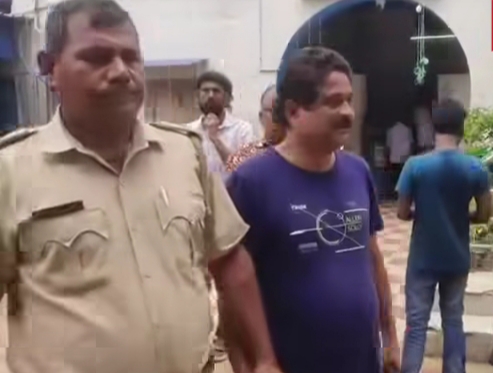 तृणमूल कांग्रेस पार्षद कनाइलाल दास की गिरफ्तारी, पुलिस ने की कार्रवाई तृणमूल पार्षद कनाइलाल दास गिरफ्तार