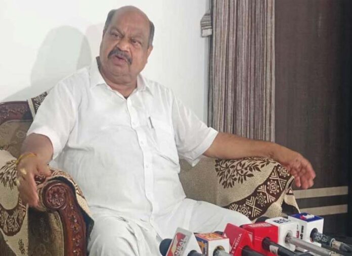 भाजपा विधायक पुरंदर मिश्रा भाजपा विधायक पुरंदर मिश्रा