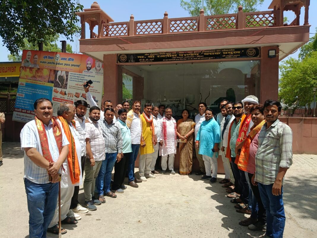 भाजपा का प्रबुद्धजनों से संवाद अभियान: सांसद गीता शाक्य ने घर-घर पहुंचाई नीतियां भाजपा का प्रबुद्धजनों से संवाद अभियान: सांसद गीता शाक्य ने घर-घर पहुंचाई नीतियां