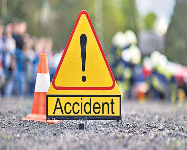 कानपुर में दर्दनाक हादसा! ट्रक की टक्कर से पिता की मौत, बेटा जिंदगी की जंग लड़ रहा कानपुर में दर्दनाक हादसा! ट्रक की टक्कर से पिता की मौत, बेटा जिंदगी की जंग लड़ रहा