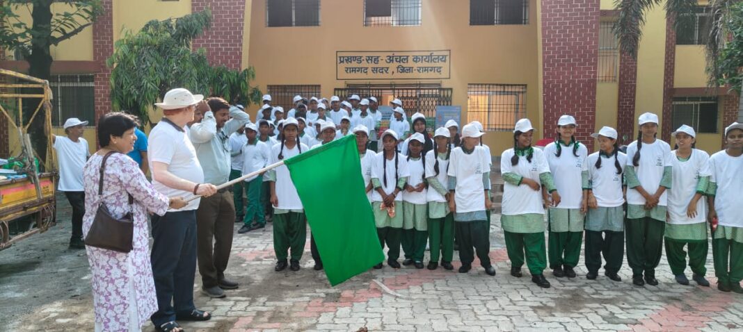 स्कूली छात्रों ने मैराथन में दिखाया जोश, स्वस्थ जीवन का दिया संदेश स्कूली छात्रों ने मैराथन में दिखाया जोश, स्वस्थ जीवन का दिया संदेश