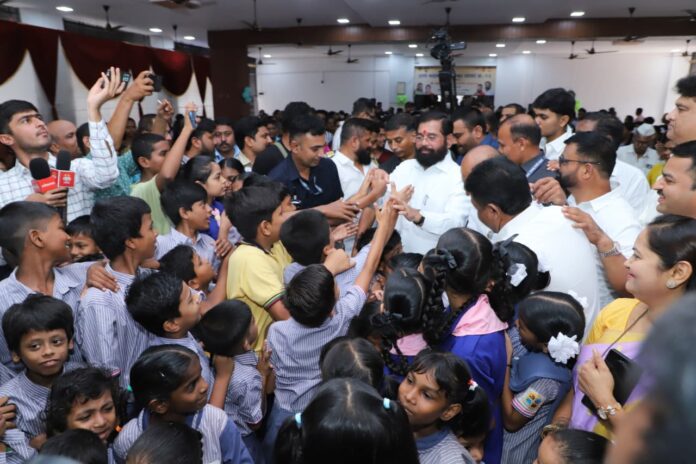 टीएमसी विद्यालय में नए शैक्षणिक सत्र की शुरुआत, डीसीएम शिन्दे ने विद्यार्थियों को संबोधित किया टीएमसी विद्यालय में नए शैक्षणिक सत्र की शुरुआत, डीसीएम शिन्दे ने विद्यार्थियों को संबोधित किया