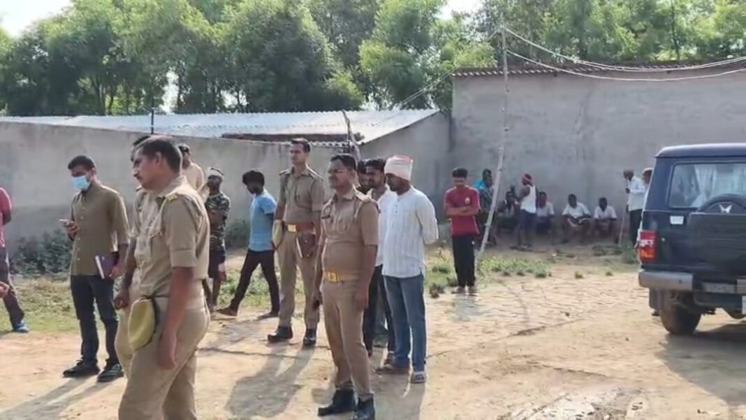 पुलिस ने घटनास्थल पर पहुंचकर जांच शुरू की पुलिस घटनास्थल पर जांच
