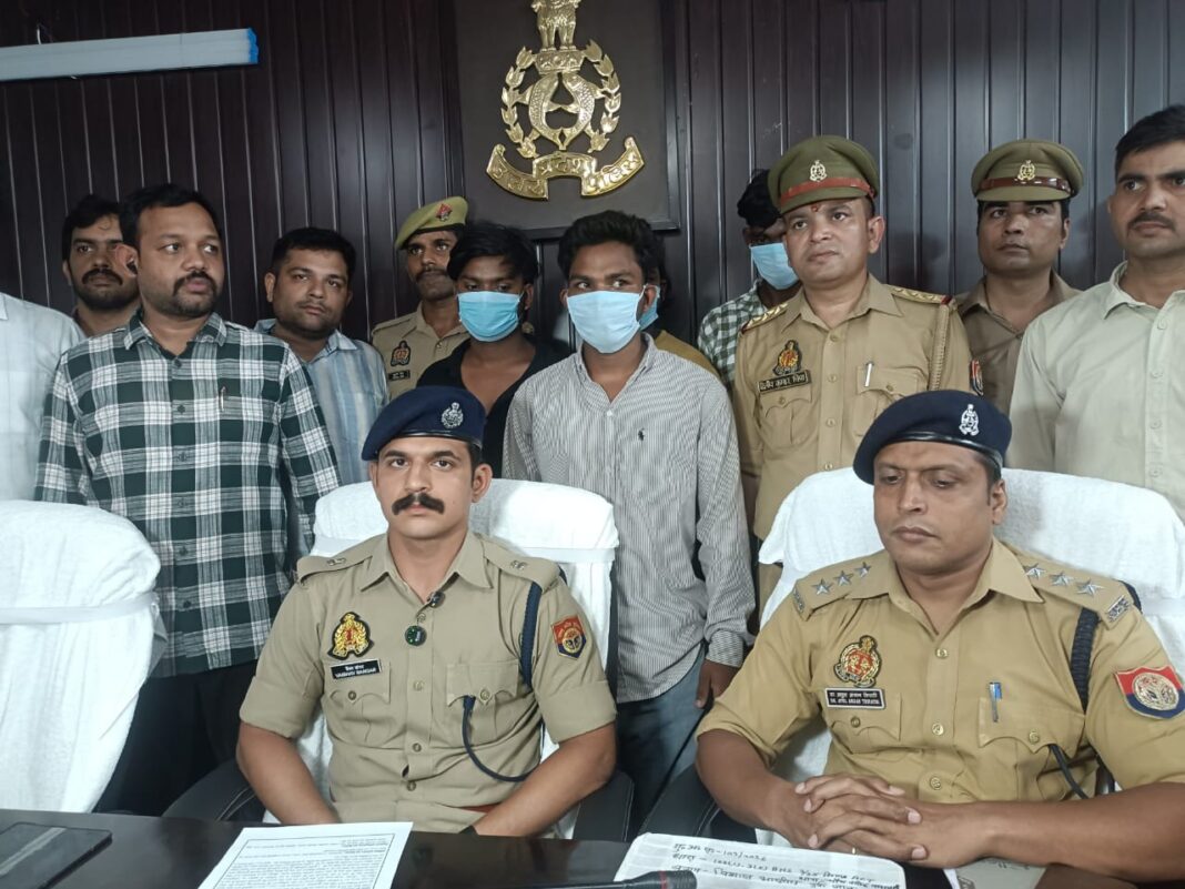 पुलिस की बड़ी कार्रवाई: कई आरोपियों को किया गया गिरफ्तार पुलिस की बड़ी कार्रवाई