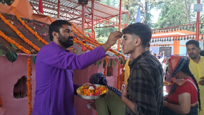 कंडोलिया ठाकुर की पूजा