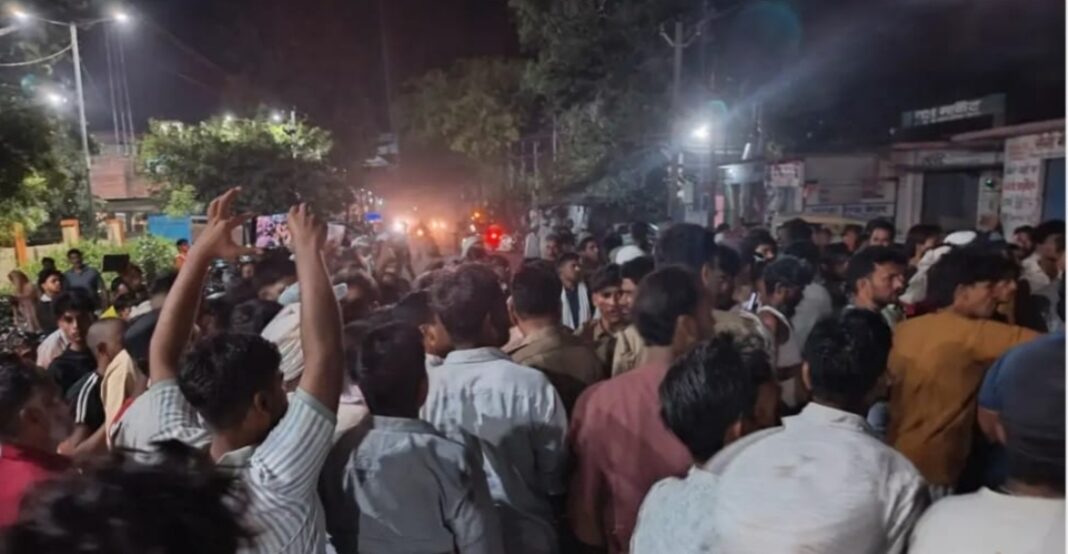 युवक की मौत के बाद सड़क पर हंगामा