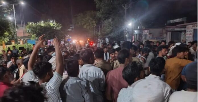 युवक की मौत के बाद सड़क पर हंगामा