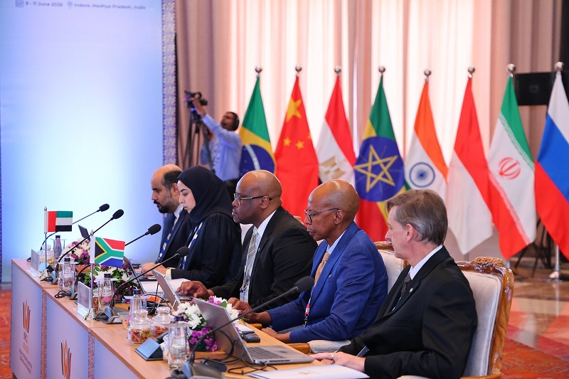 इंदौर में शुरू हुई BRICS कृषि बैठक! 21 देशों के प्रतिनिधि कर रहे कृषि भविष्य पर मंथन इंदौर में शुरू हुई BRICS कृषि बैठक! 21 देशों के प्रतिनिधि कर रहे कृषि भविष्य पर मंथन