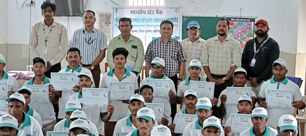 बंदियों को स्वरोजगार प्रशिक्षण दिया गया बंदियों को स्वरोजगार प्रशिक्षण दिया गया